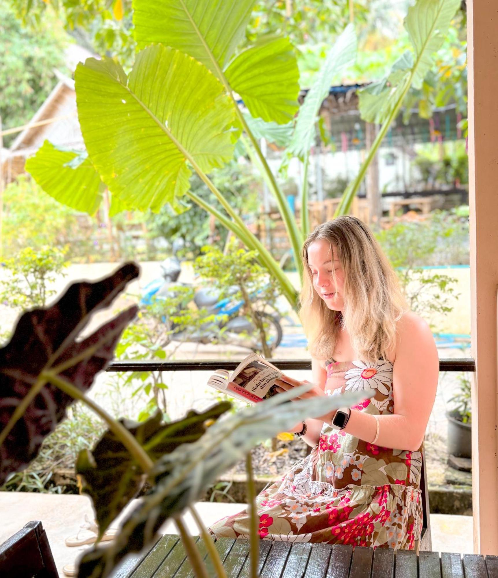 Bed and Breakfast Les Fleurs House à Khao Lak Extérieur photo